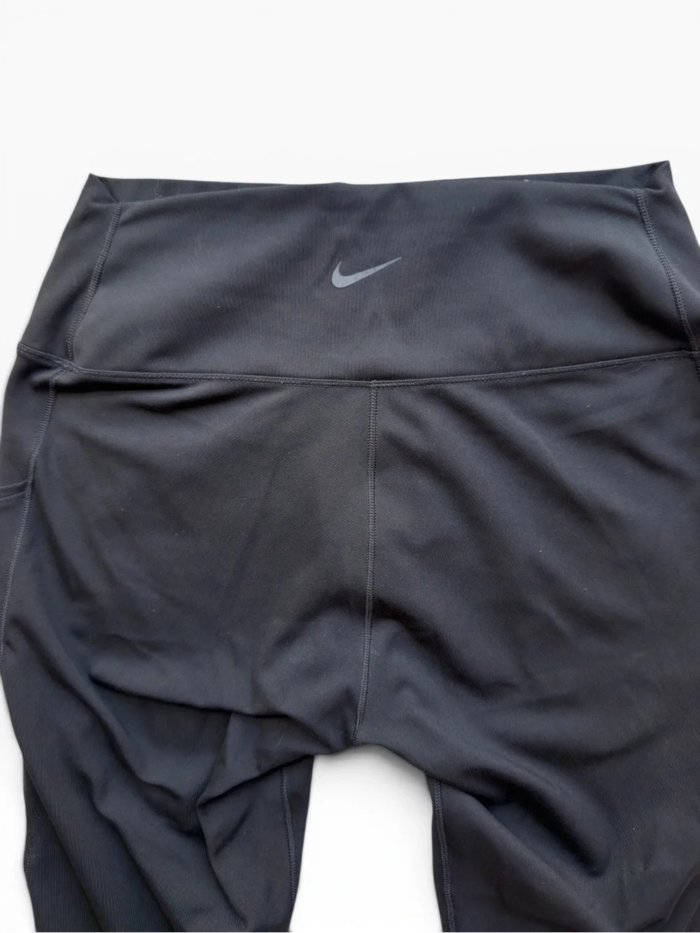 Nike Black Women's High-Waist Leggings with Side Pockets